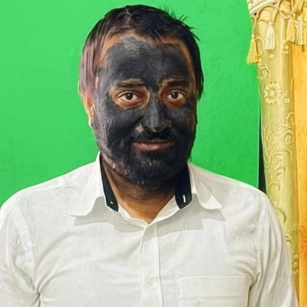 चितवनमा नापी कार्यालयका प्रमुख लम्साललाई नेकपा बहुमतका कार्यकर्ताले दले कालो मोसो