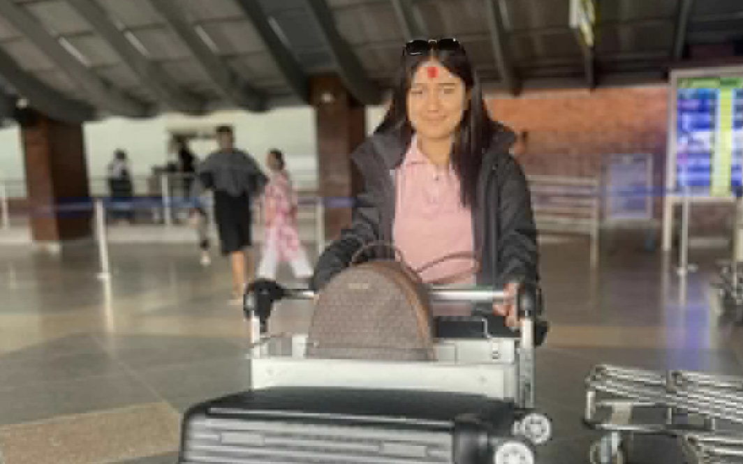 युरोप उडिन् गायिका रचना