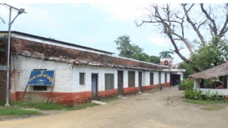 रवि लामिछानेको कोठाबाट प्लाइउड हटाएर जाली राखियो