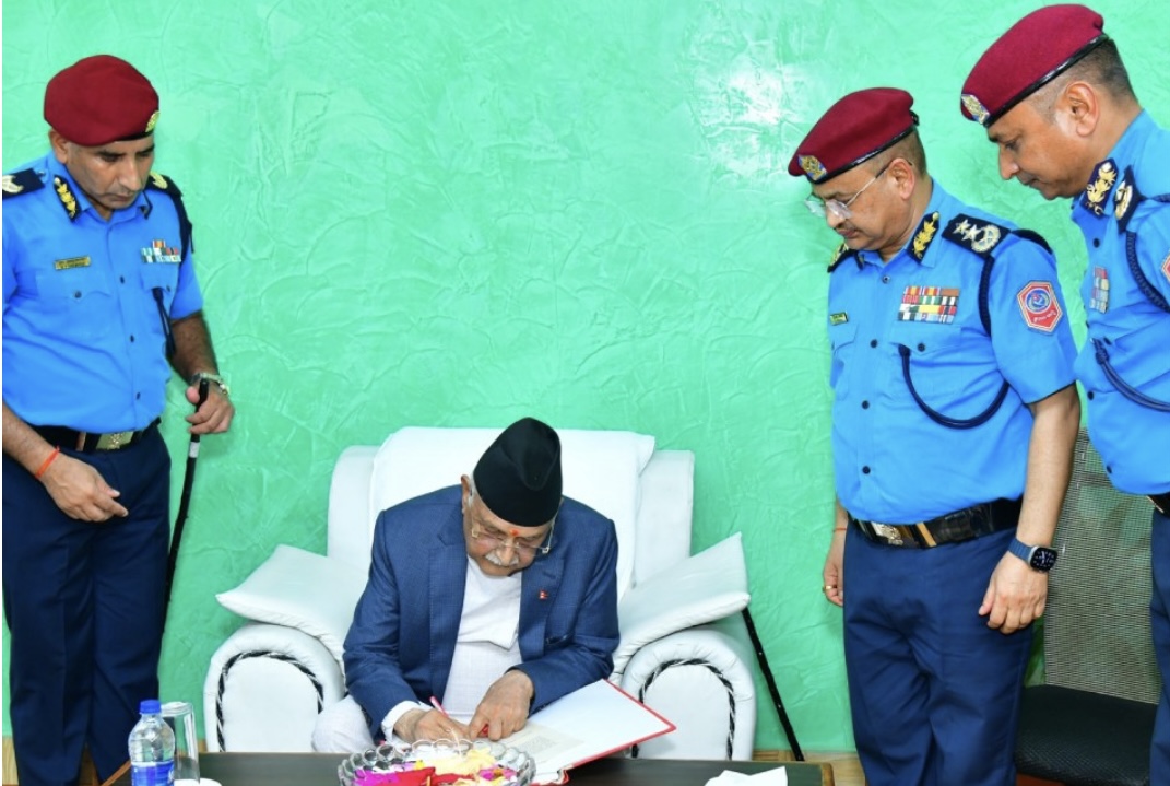 म पक्राउ पर्दा अहिलेका आईजीपी जन्मेकै थिएनन्ः प्रधानमन्त्री ओली