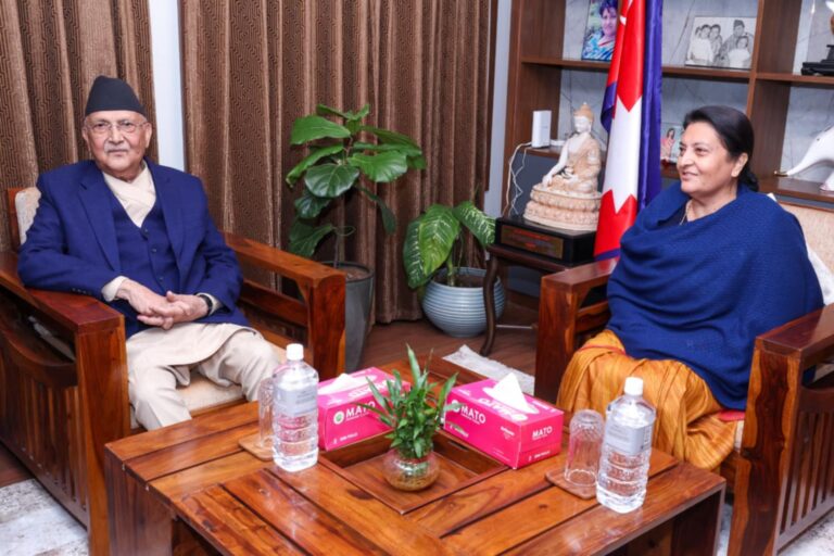 भण्डारी एमालेको अध्यक्षमा चुनाव लडे एकदमै नराम्ररी हार्ने प्रधानमन्त्री ओलीको ठोकुवा
