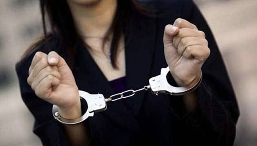 ‘हनी ट्रयाप’ मा पारेर रकम असुल्ने महिला पक्राउ