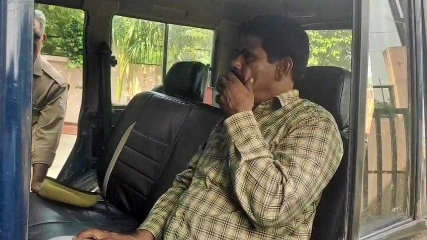 ७ कक्षामा पढ्ने छात्रालाई प्रिन्सिपलको ‘लभ लेटर’, बिहे गर्न दबाबपछि पक्राउ