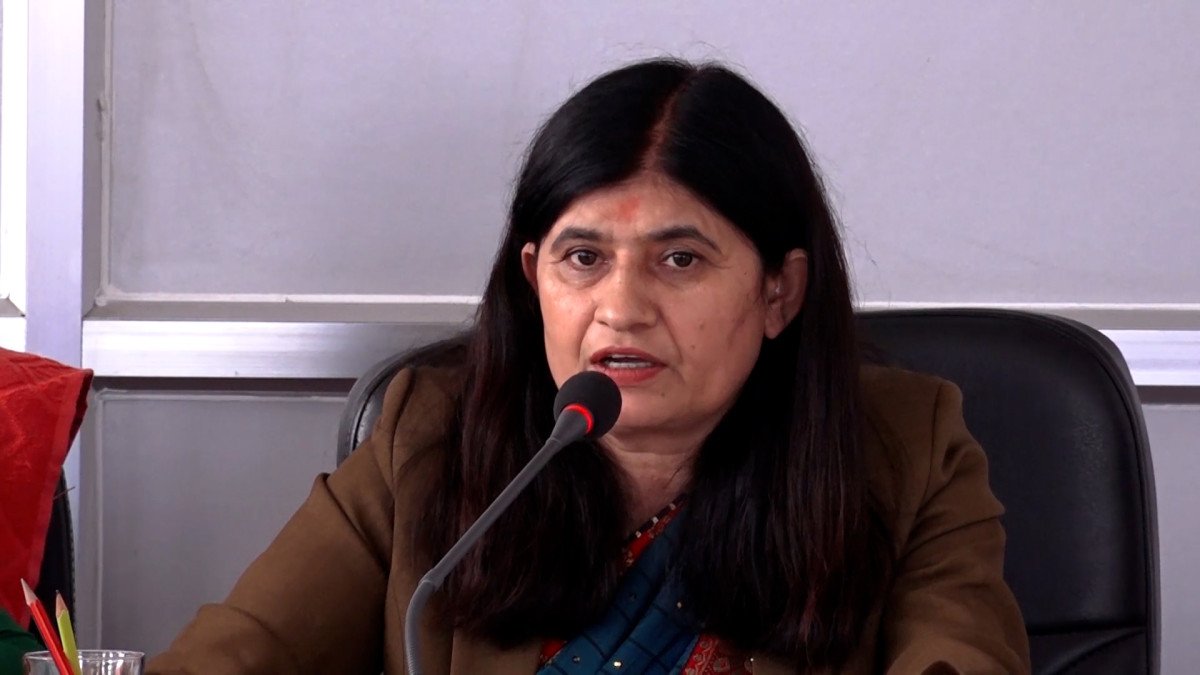 आफ्नो प्रस्ताव विपक्षीले नमानेपछि बैठक छोडेर हिँडिन् सामान्य प्रशासन मन्त्री