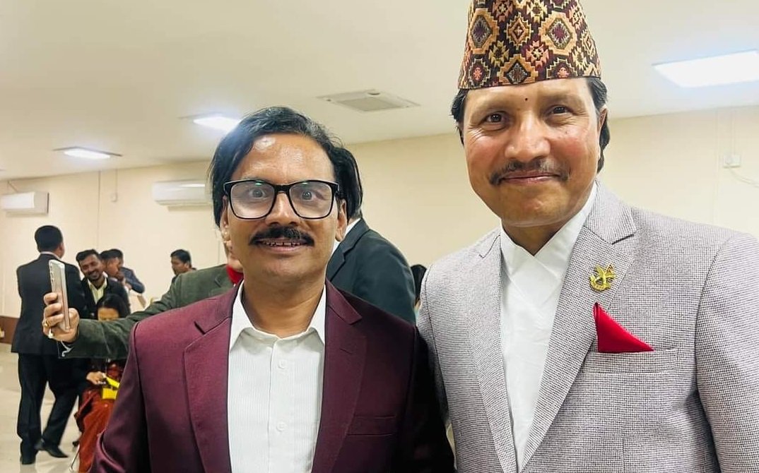 दीपकराजसँग माफी माग्दै केदारले भने–तपाईँलाई अरूले लखेट्दा म मूकदर्शक बन्न बाध्य भए