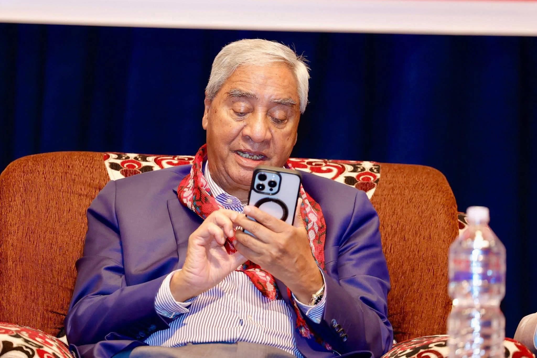 फेसबुकमा पोस्ट गरे पछि शेरबहादुर देउवालाई बालेन शाहले कमेन्टमा सोधे, कुन भिपिएनबाट हो ? नेपाली हो कि विदेशी ?