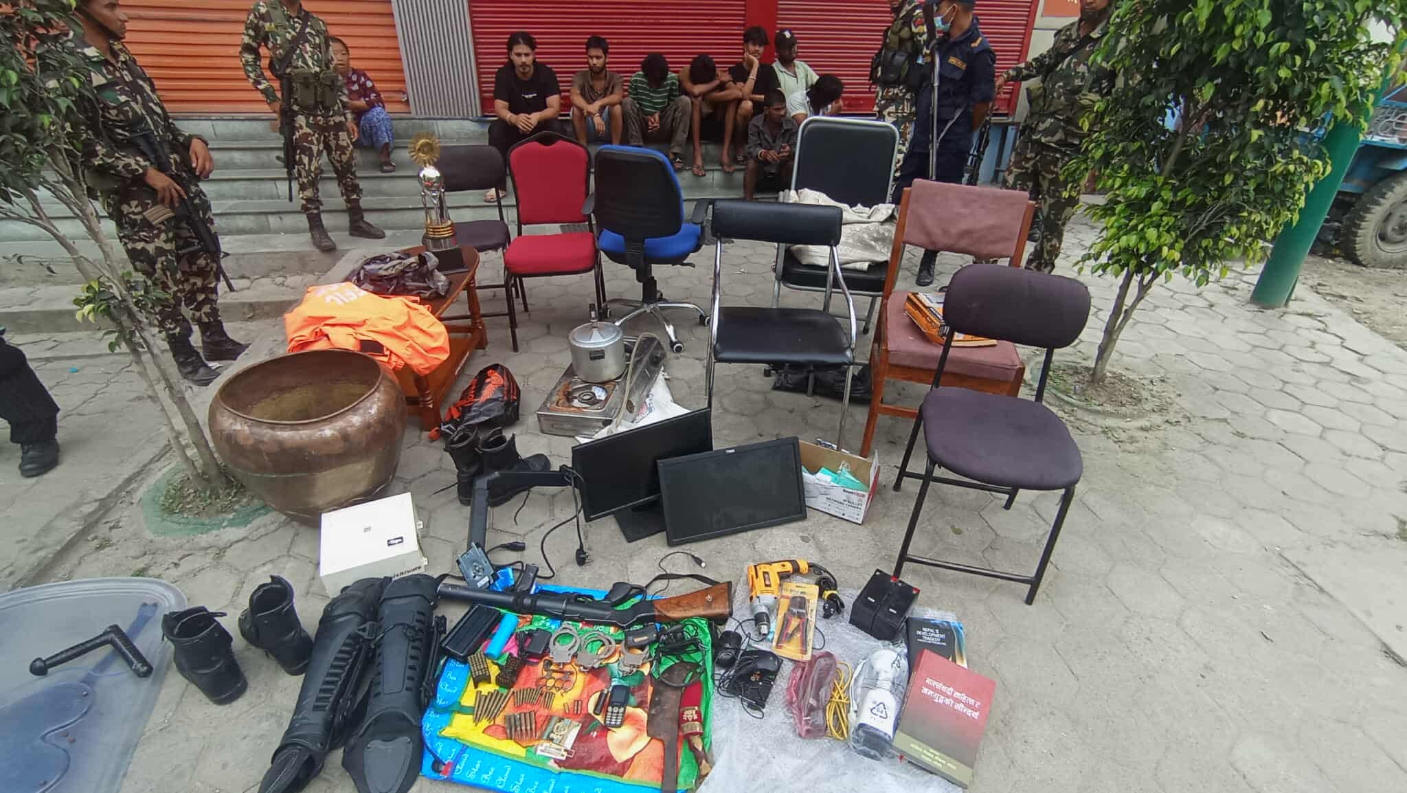 सिंहदरबार जलाउने ग्याङ समात्यो, लुटिएका सामान बरामद