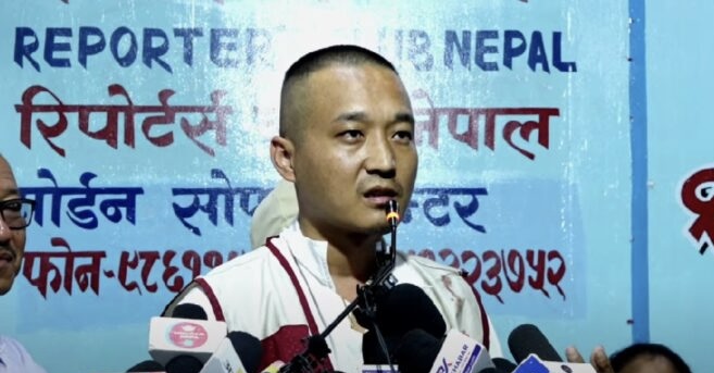 संविधान फाल्ने कि नफाल्ने दोधारमा छु:सुदन गुरुङ