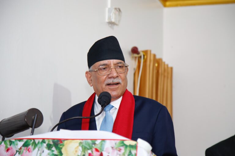 माओवादीमा प्रचण्ड अब अध्यक्षको प्रतिस्पर्धी नै नबन्ने, कसले हाँक्ला माओवादी ?