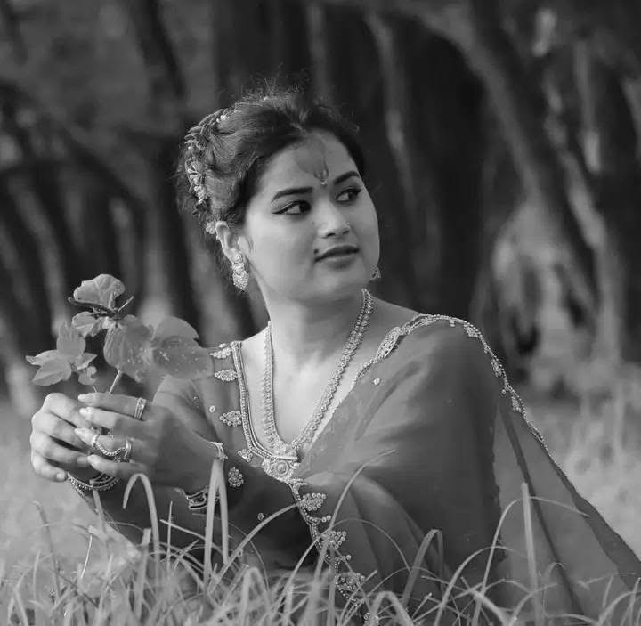 आफ्नै कोठामा जलेको अवस्थामा भेटिएकी चर्चित टिकटकर आँचल नाथको निधन