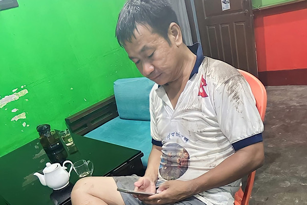 ओइ विरोधी भुसुना, तँलाई त म आफ्नो पाइतलाको धूलो सम्झन्छु ! बुझिस गुहे :हर्क साम्पांग
