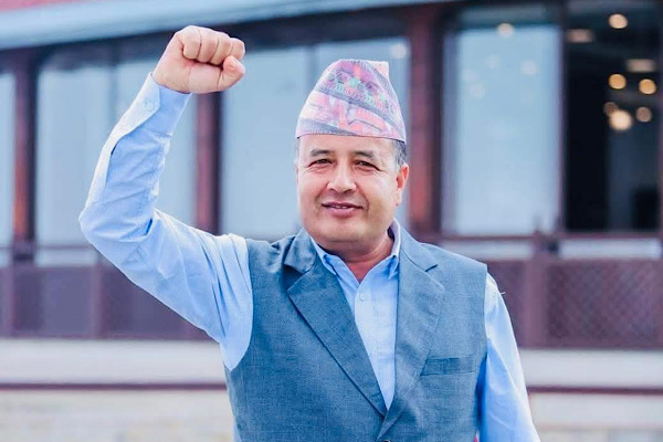 पदमा पुग्दा किन कम्युनिस्ट नेताले कुर्सी छोड्न चाहँदैनन्?