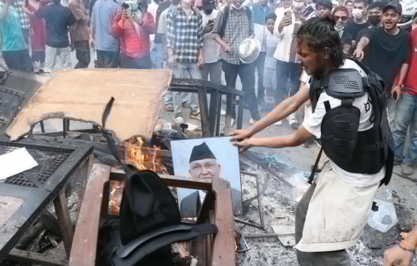 प्रधानमन्त्री निवास बालुवाटारमा पनि आगजनी