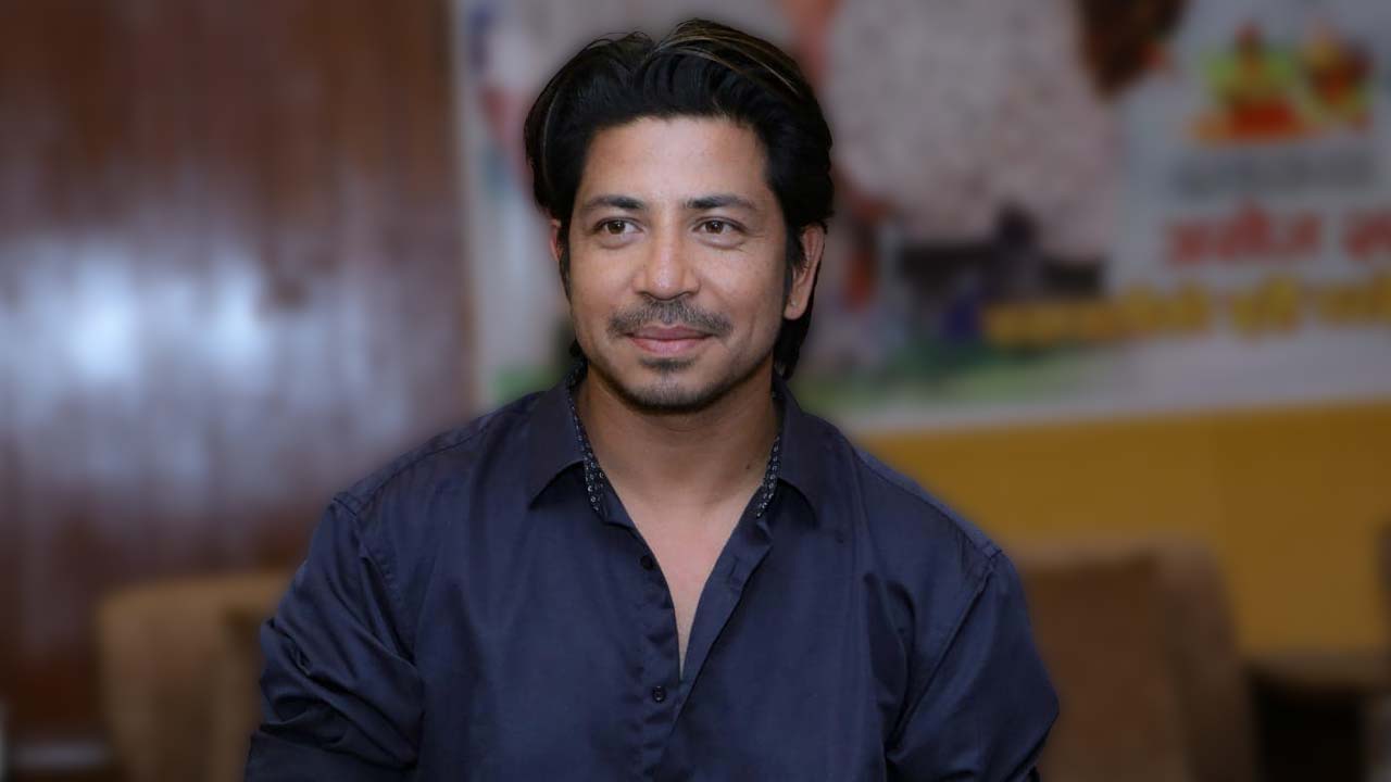 ‘नयाँ युगको सुरुवात’ भन्दै प्रकाश सपुतले लेखे, ‘म पनि एउटा आशाको गीत बनाएर गाउँ कि !’