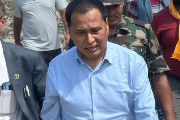 दशैंको टीकाको दिन समेत रोकिएनन् कुलमान