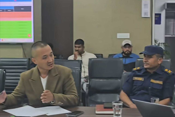 प्रहरीसहित सरकारी कर्मचारीलाई निर्देशन दिने सुदन गुरुङको हैसियत के हो ?