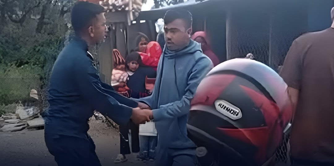 म जेनजी हो भन्दै ड्युटीमा खटिएका प्रहरीमाथि हातपात र गालीगलौज गर्ने एक युवक पक्राउ