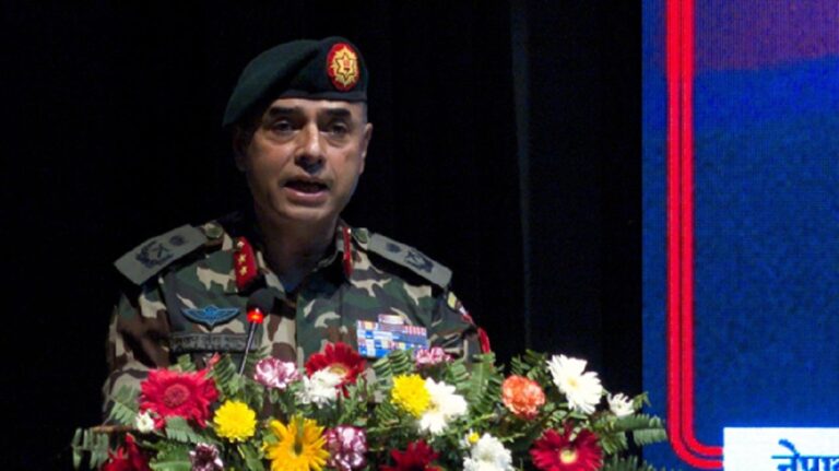 घातक हतियार प्रयोग गर्नुपर्ने अवस्थामा सिंहदरबार प्रवेश गर्ने आन्दोलनकारीलाई रोक्न सकिएनः नेपाली सेना