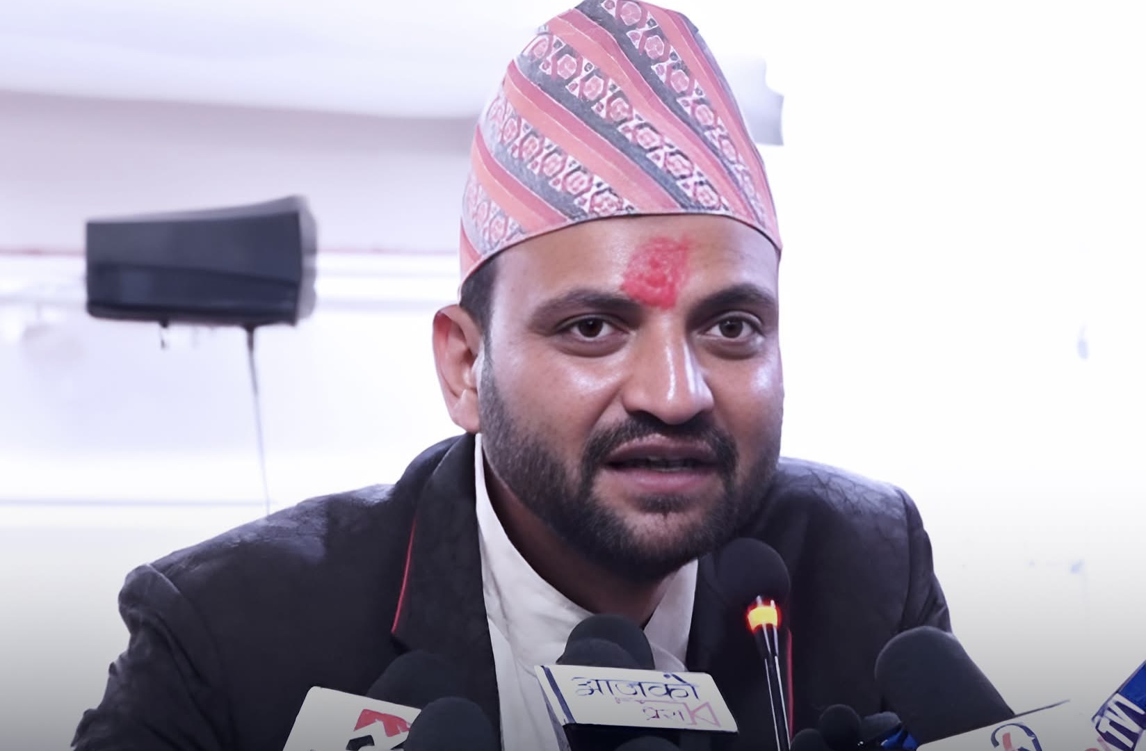 ओली  र लेखकलाई पक्राउ नगरे प्रधानमन्त्री सुशील कार्कीले राजीनामा दिनुपर्छः डा.निकोलश भुसाल
