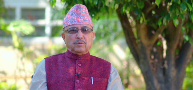 दुई महामन्त्रीसहित शीर्ष नेताहरुसँग छलफल गर्दै कार्यवाहक सभापति खड्का