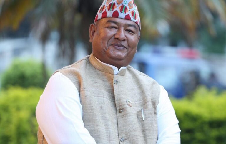 केपी ओलीको दम्भ, घमण्ड र दमन सहन नसकेर पार्टी फुटाएका थियौं, अहिले माधव नेपाल हजुरबा बनेर निस्किएः किसान श्रेष्ठ