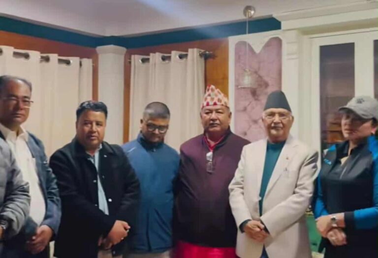 रामकुमारी झाँक्री र किसान श्रेष्ठ गुण्डुमा, नोभेम्बर १० मा एमालेमा फर्कने तय