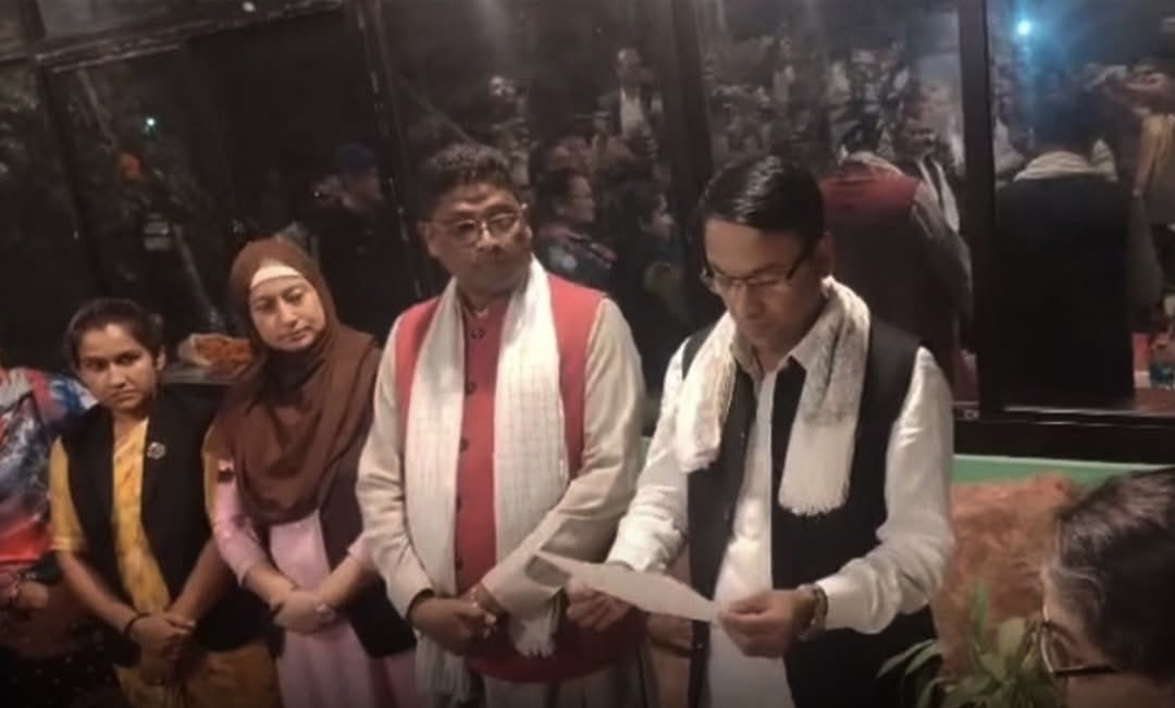 स्वास्थ्य उपचारको बहानामा होटल पुगेर मुख्यमन्त्री नियुक्त