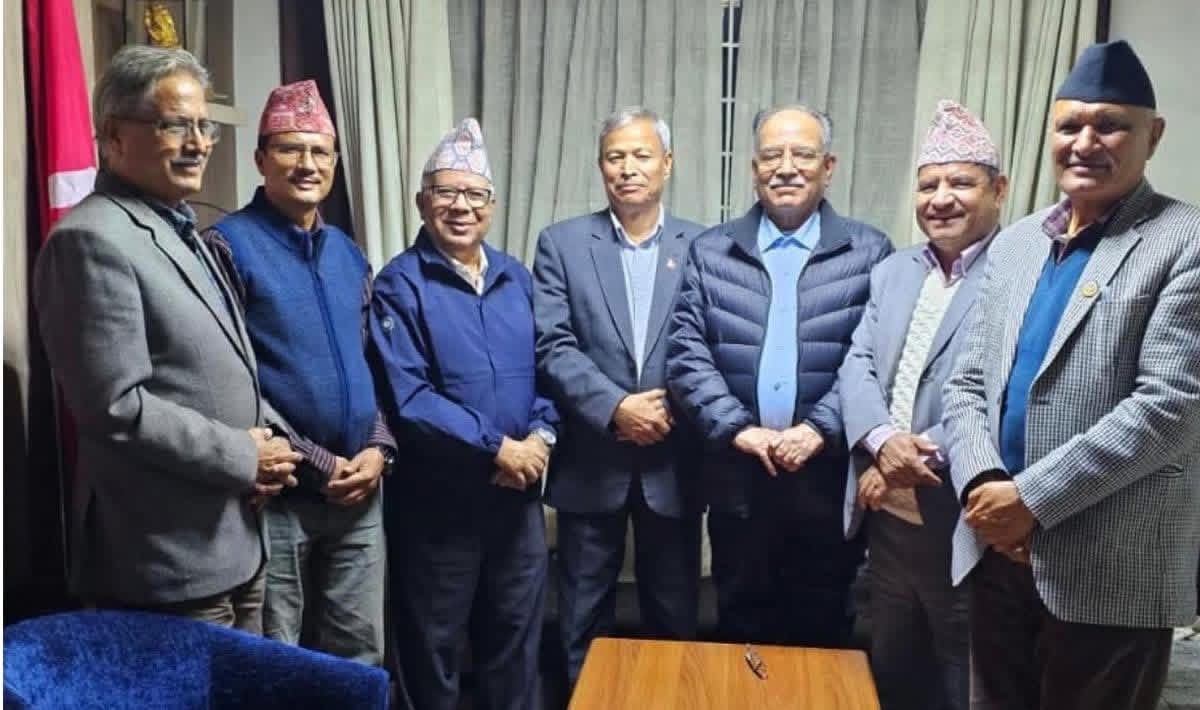 भीम रावल आज प्रचन्ड- माधवको नेपाली कम्युनिष्ट पार्टीमा समाहित हुंदै