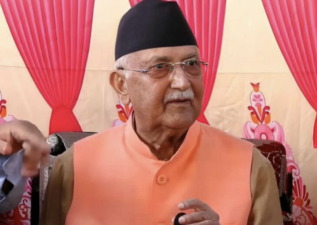 आफूनिकट नेताहरुसँग ओलीको ब्रिफिङः ‘अब म प्रधानमन्त्री बन्दिनँ’