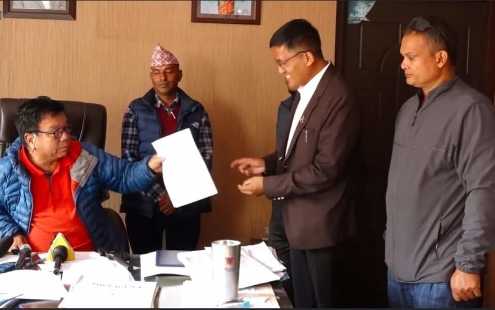 तिमीहरूका सबै माग म पूरा गर्न सक्दिन, केहीकेही बिचार गर्न सकिन्छ ,मेरो अगाडि क्यामेरा तेर्स्याएर बस्ने होइन :मन्त्री पुन