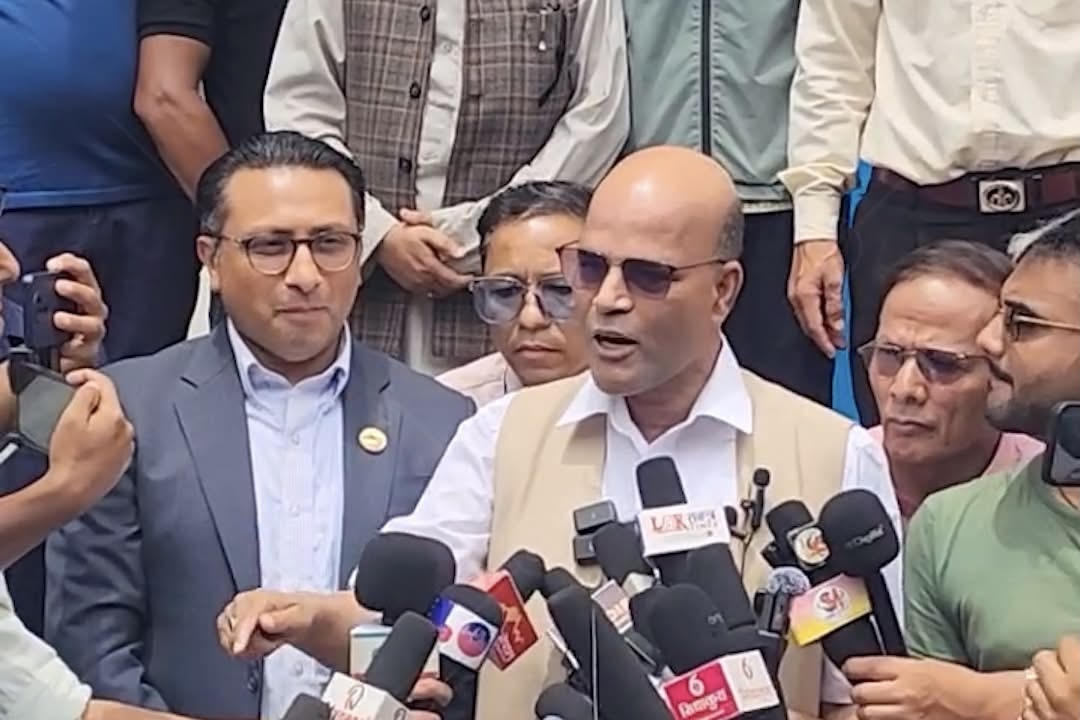 रास्वपा प्रवेश गर्ने तयारीमा डा.अमरेशकुमार सिंह