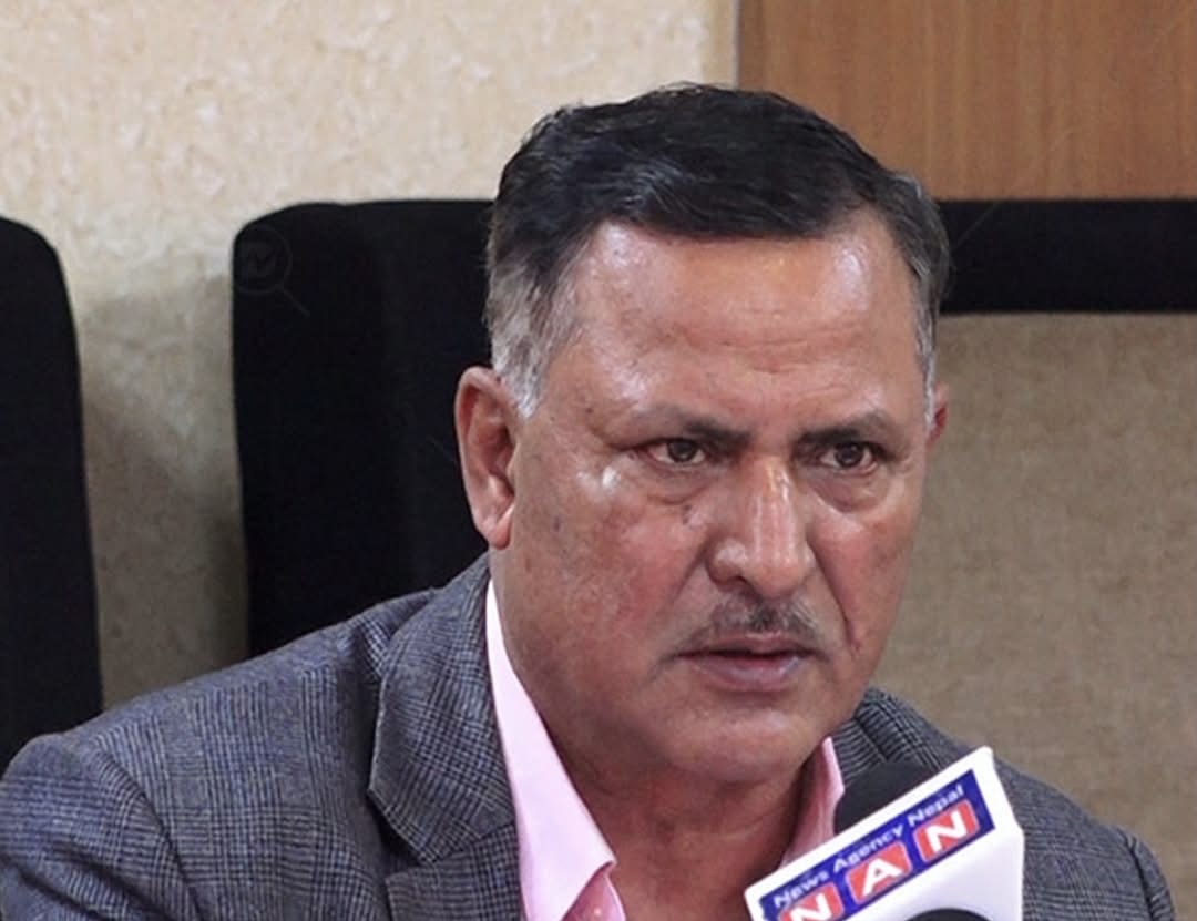 पक्राउ पर्ने डरले केपी ओली एमालेको अध्यक्ष बनेर पावरमा बस्न खोजिरहेका छन्ः विरोध खतिवडा