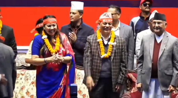 एमालेमै फर्किए रामकुमारी र किसान लगायतका नेता