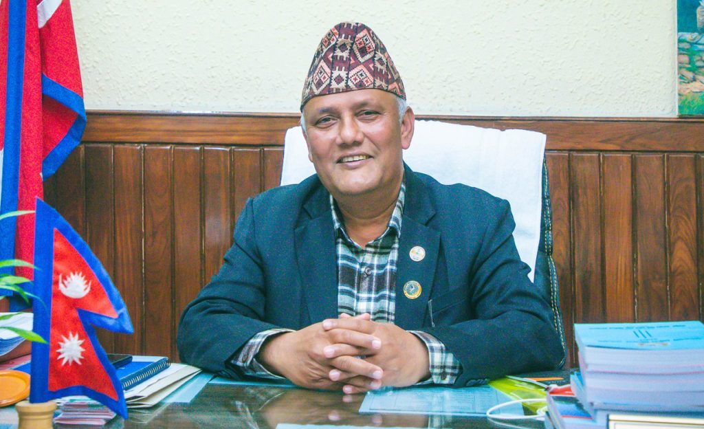 कांग्रेसले ‘अन्याय’ गरेपछि पूर्वमन्त्री खड्का रास्वपा प्रबेश गर्दै