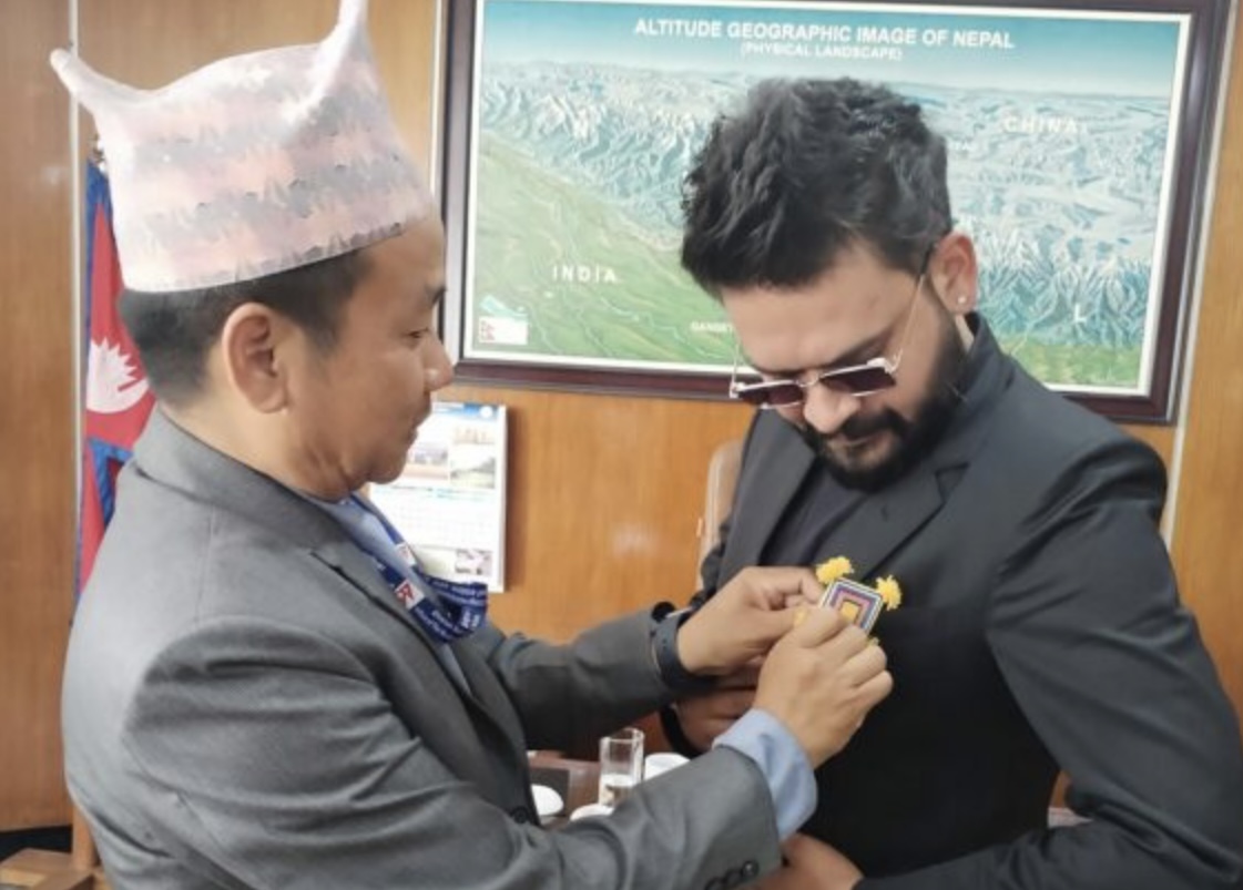 बालेनलाई चुनावमा हराउने हर्क साम्पाङको घोषणा