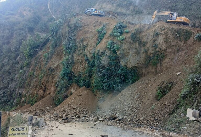 एमाले महाधिवेशन लक्षित गर्दै नागढुंगा-मलेखु सडक २ दिन पूर्ण सञ्चालन हुने