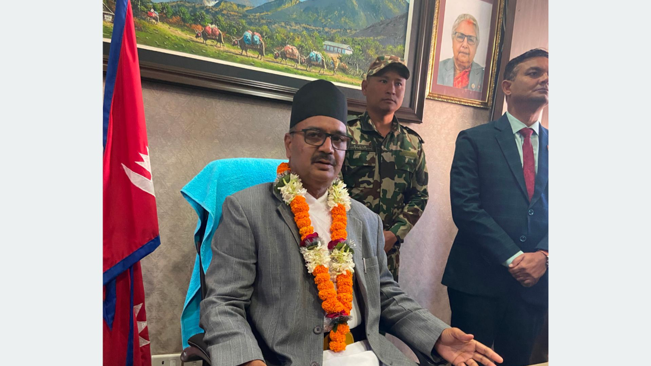 प्रहरी सेवाबाट अवकाश भएको करिब एक दशकपछि मन्त्री