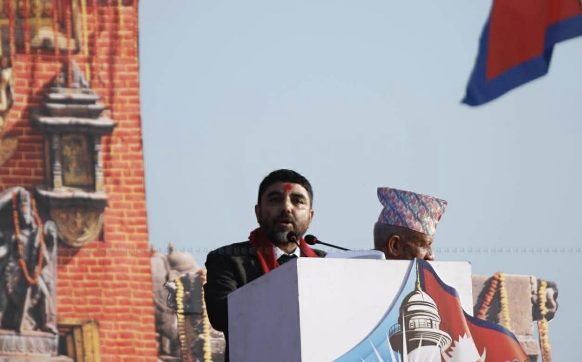 एमालेको ११ औं महाधिवेशनको उद्घाटन समारोहमा रास्वपा महामन्त्रीले रविमाथि प्रतिशोध साँधियो भनेपछि एमाले कार्यकर्ताले गरे हो-हल्ला