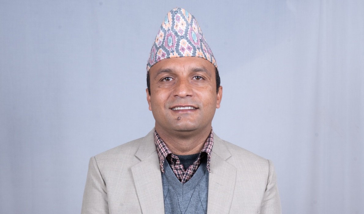 पालिका फेर्ने कान्छा अध्यक्ष ओझाको एमाले केन्द्रीय सदस्यमा दाबी