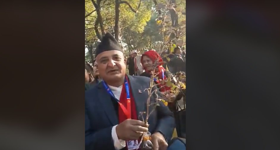 तुलसी बोकेर मत माग्दै तुलसी न्यौपाने
