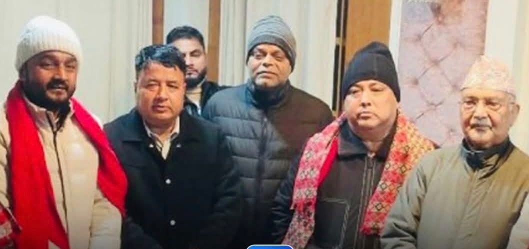 पूर्वमन्त्रीसहित कांग्रेस नेताहरू एमालेमा प्रवेश