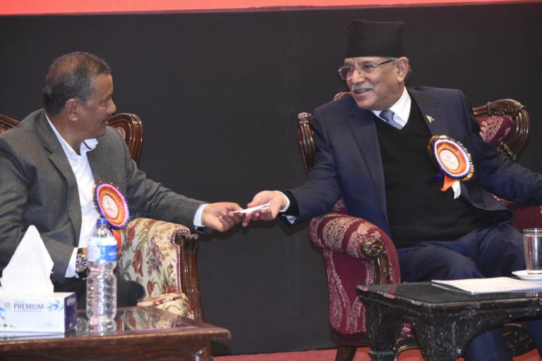 प्रचण्डको एकता आह्वानलाई विप्लवले गरे अस्विकार