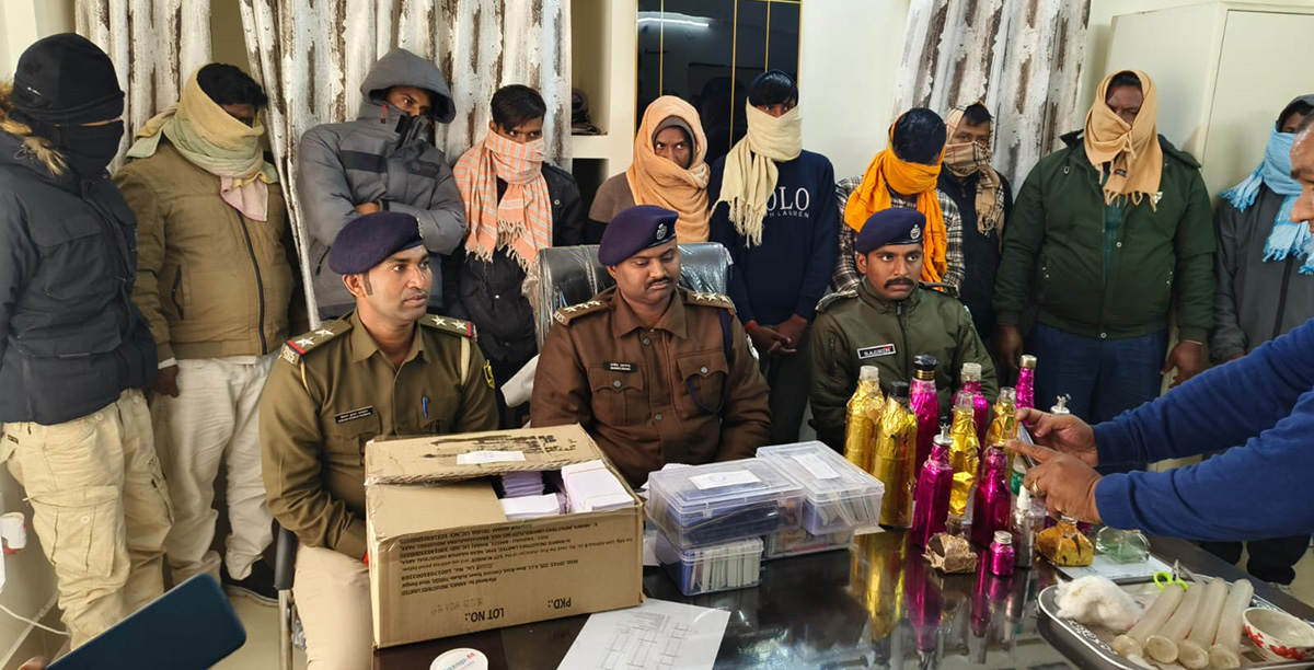 चुनावमा नेपाल भित्र्याउने तयारीको २५ लाख नक्कली नोटसहित १० जना पक्राउ