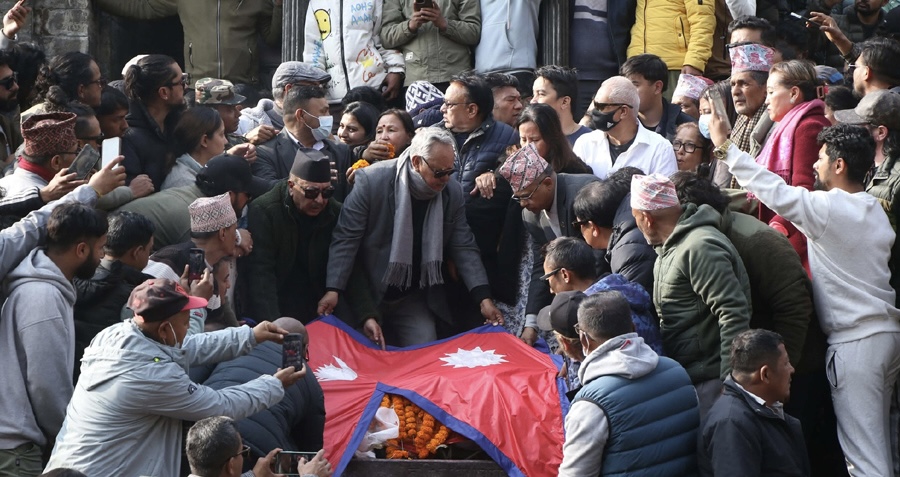 यसरी गरियो पशुपति आर्यघाटमा अभिनेता थापाको अन्त्येष्टि