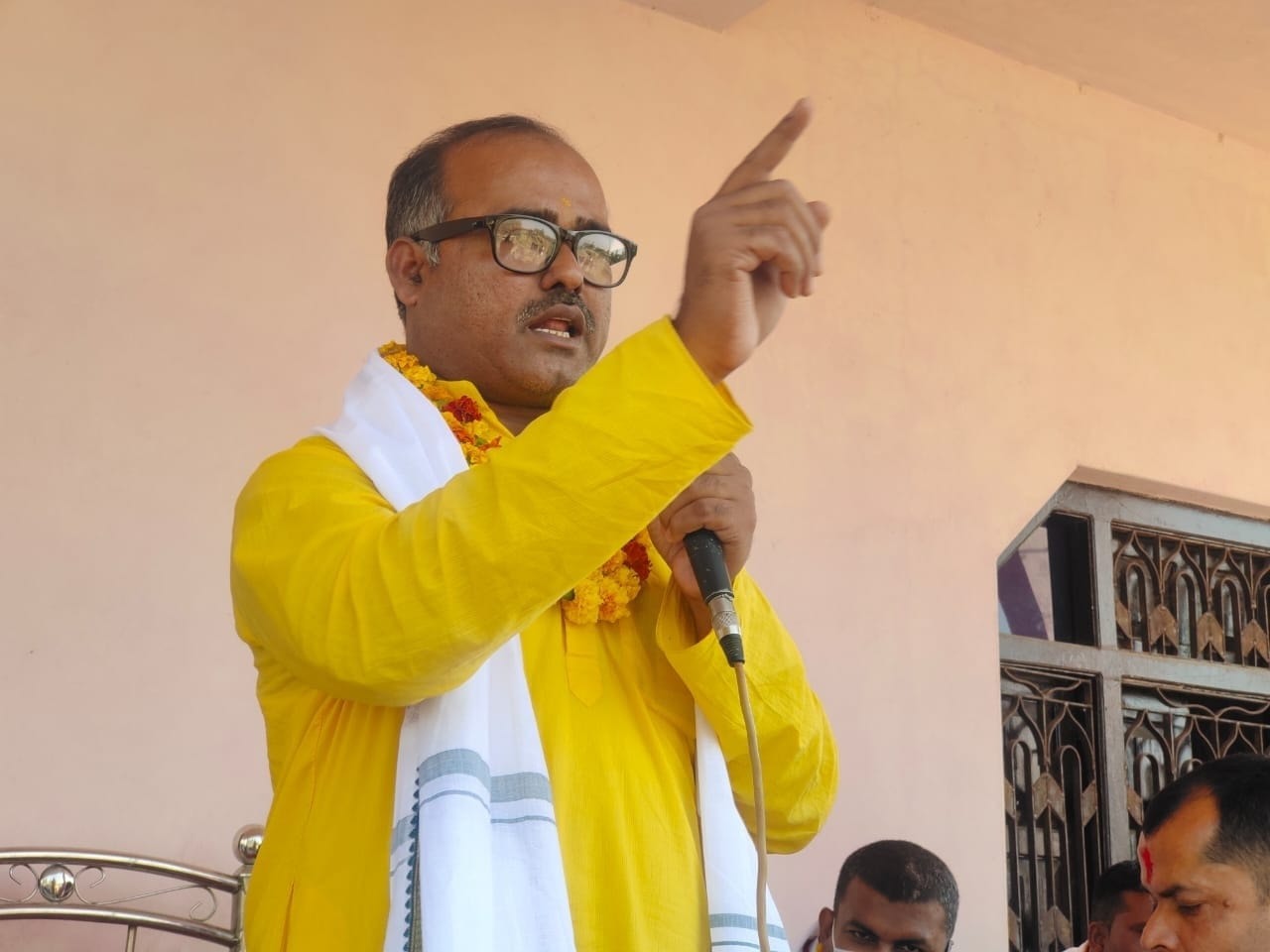 पार्टीका उपाध्यक्ष र उम्मेदवार नै रास्वपा प्रवेश