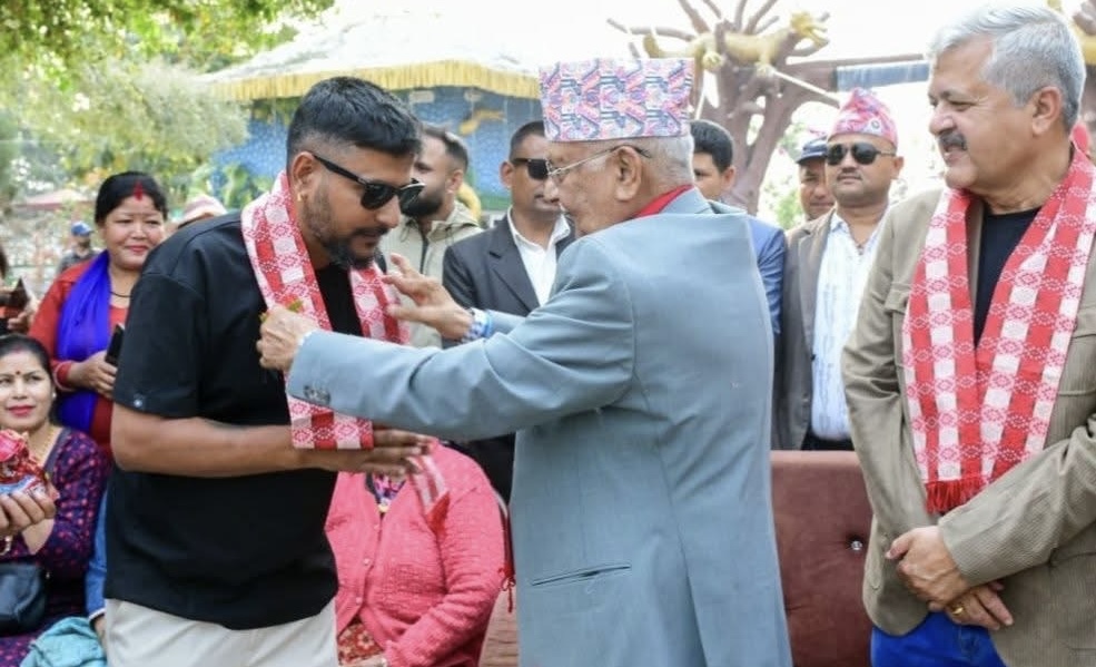 वैदेशिक हस्तक्षेप बढेको भन्दै रास्वपा झापा ५ का क्षेत्रीय परिषद सदस्यले प्रबेश गरे एमाले