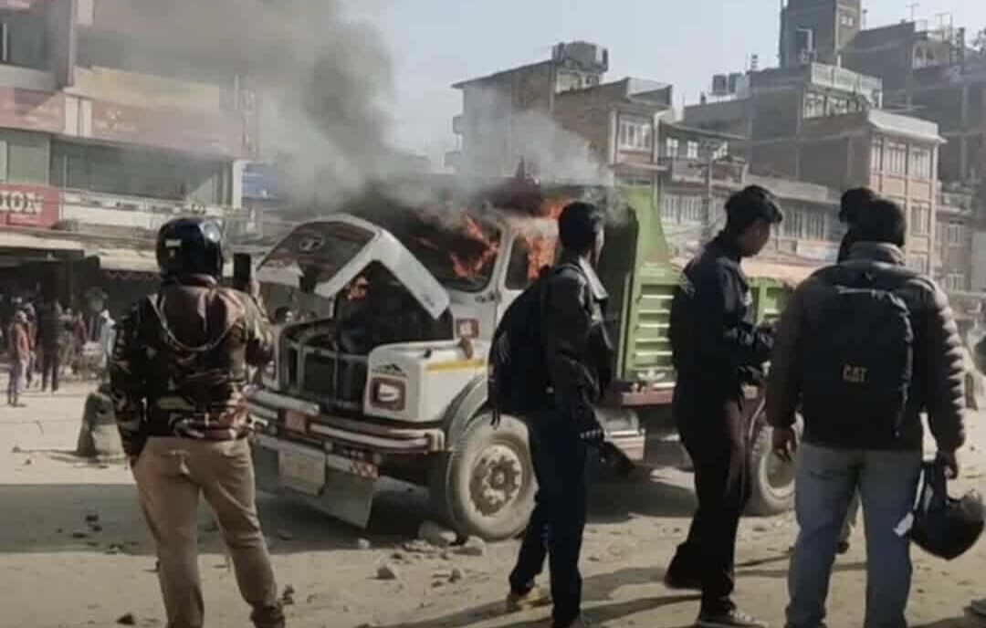 बनेपामा टिपरको ठक्करबाट एकजनाको मृत्यु भएपछि तनाबग्रस्त