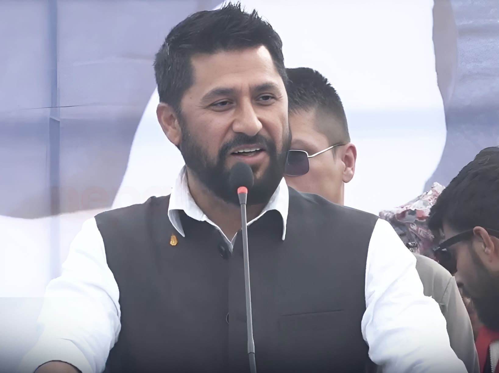 बेथितिको सटर एकैपटक बन्द गराउने हो : रवि लामिछाने