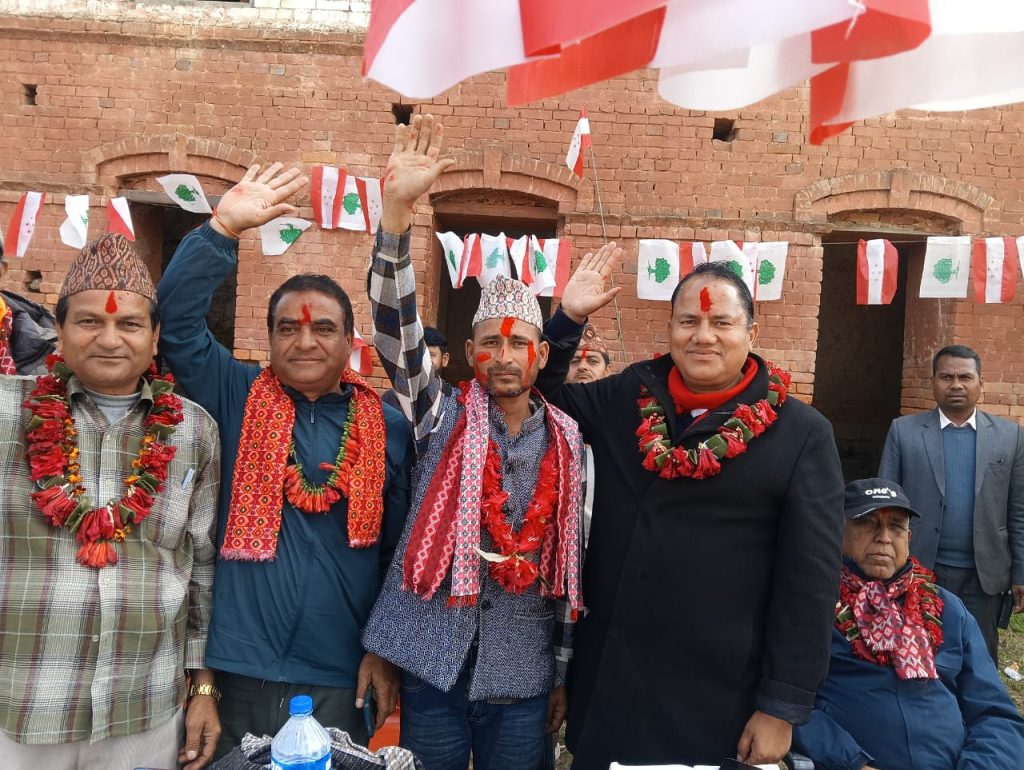 २५ वर्षदेखि एमालेमा सक्रिय नेता कांग्रेसमा प्रवेश