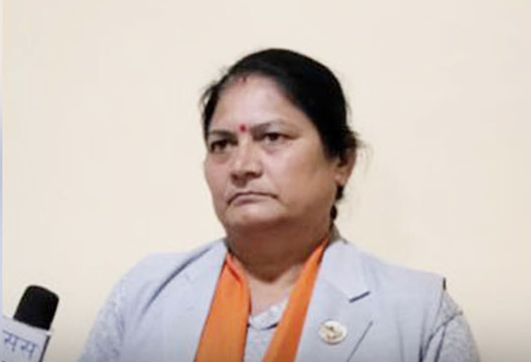 एमाले छाडेकी निवर्तमान सांसद थपलिया रास्वपामा प्रवेश